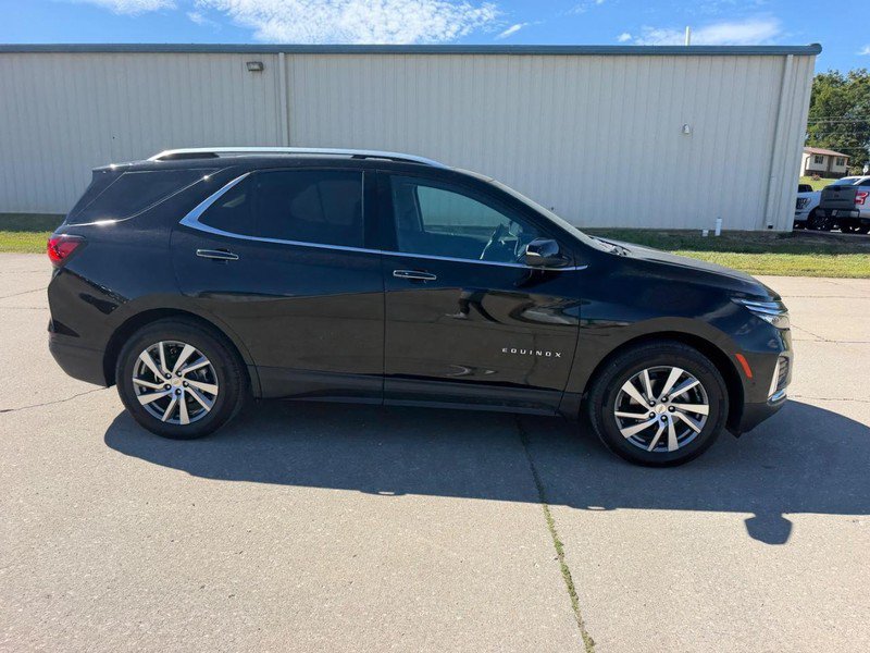 Used 2023 Chevrolet Equinox Premier FWD image 2