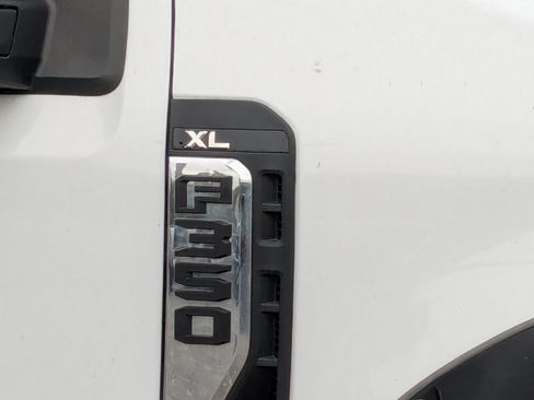 Used 2023 Ford F350 XL w/ FX4 Off-Road Package AWD/4WD image 12