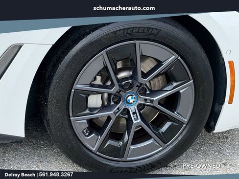 Used 2022 BMW i4 eDrive40 RWD image 9