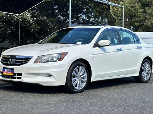 Used 2011 Honda Accord EX-L image 8