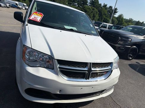 Used 2017 Dodge Grand Caravan SE w/ Power Window Group FWD image 2