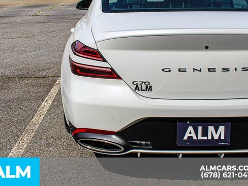 Used 2025 Genesis G70 2.5T RWD image 12