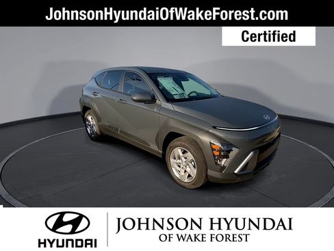 Used 2025 Hyundai Kona SE FWD image 2