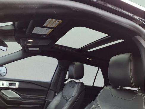 Used 2020 Ford Explorer ST w/ ST Street Pack image 16