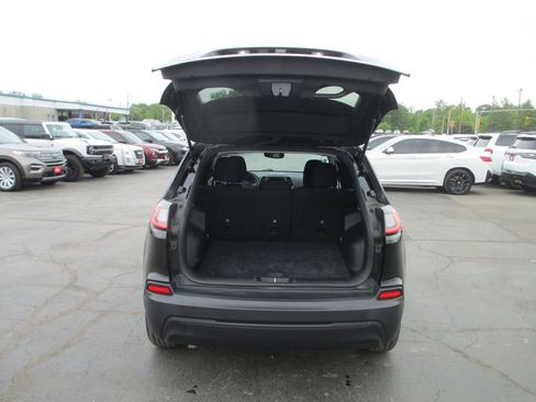 Used 2021 Jeep Cherokee Latitude AWD/4WD image 7