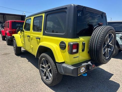 Used 2024 Jeep Wrangler Unlimited AWD/4WD image 8