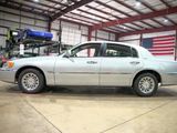 Used 1998 Lincoln Town Car Signature image 4
