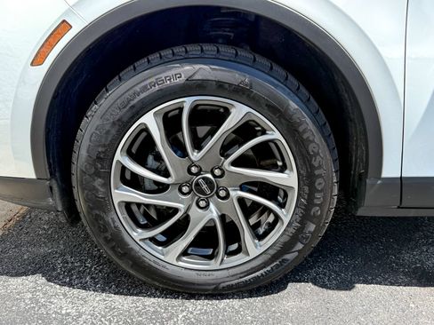 Used 2022 Lincoln Corsair AWD w/ Equipment Group 101A image 11
