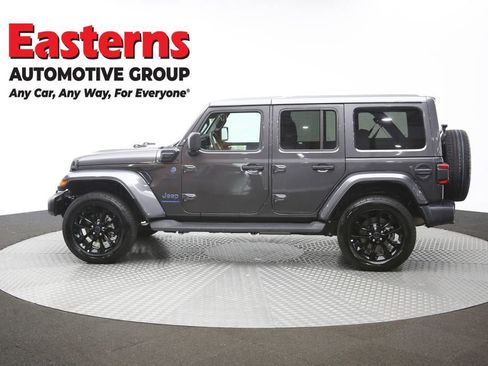 Used 2025 Jeep Wrangler Unlimited Sahara AWD/4WD image 56