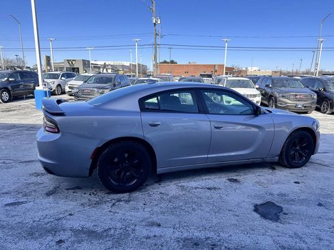 Used 2015 Dodge Charger SXT image 10