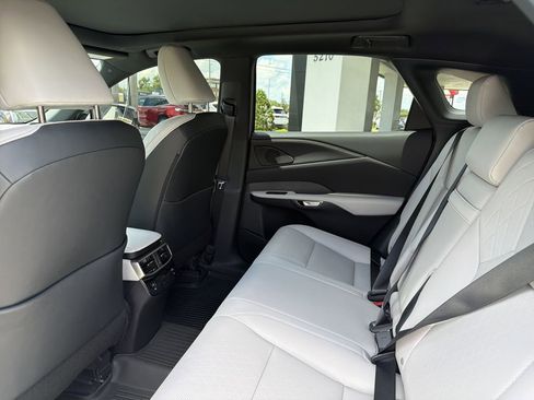 Used 2025 Lexus RX 350 w/ Convenience Package AWD/4WD image 18