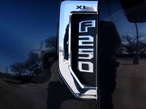 Used 2022 Ford F250 XL w/ Power Equipment Group image 30