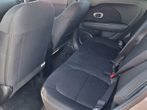Used 2014 Kia Soul FWD image 11