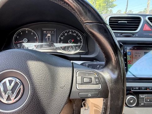 Used 2012 Volkswagen Eos Komfort FWD image 43