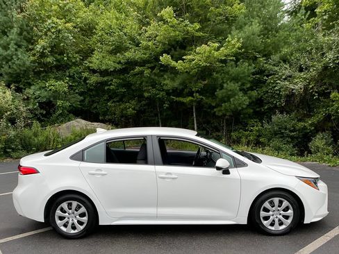 Certified 2025 Toyota Corolla LE FWD image 6