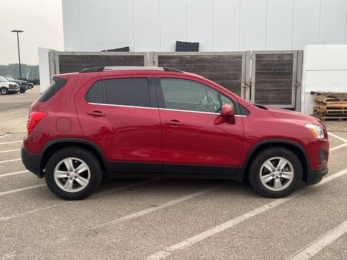 Used 2015 Chevrolet Trax LT w/ LT Plus Package FWD image 7
