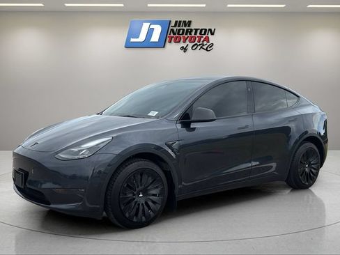 Used 2024 Tesla Model Y Long Range AWD/4WD image 1