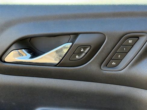Used 2017 GMC Acadia Denali w/ Technology Package FWD image 19