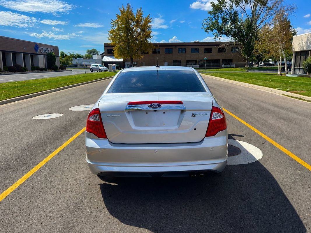 Used 2010 Ford Fusion Hybrid FWD image 4