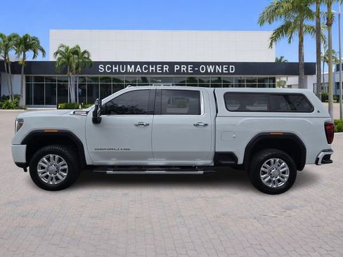 Certified 2022 GMC Sierra 3500 Denali w/ Technology Package AWD/4WD image 4