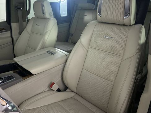 Certified 2023 Cadillac Escalade Sport Platinum AWD/4WD image 12