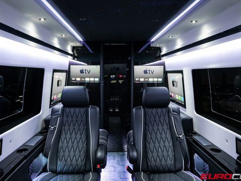 Used 2024 Mercedes-Benz Sprinter 3500 image 48