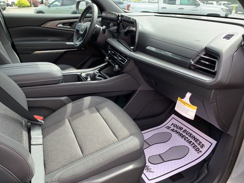 New 2026 Chevrolet Traverse LT w/ Driver Confidence Package image 22