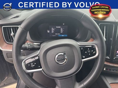 Used 2023 Volvo XC60 B5 Ultimate w/ Climate Package FWD image 7