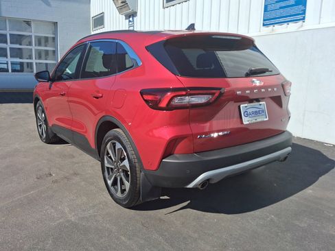 Used 2023 Ford Escape Platinum w/ Premium Technology Package image 3