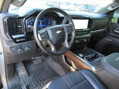 Used 2024 Chevrolet Silverado 2500 High Country w/ Technology Package image 16
