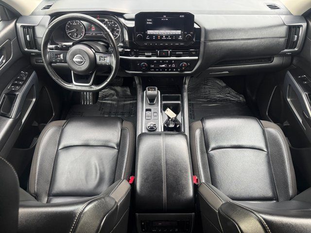 Used 2025 Nissan Pathfinder SL AWD/4WD image 13