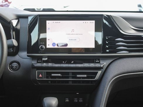 Used 2025 Toyota Camry LE image 14