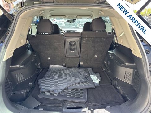 Used 2020 Nissan Rogue SV AWD/4WD image 13