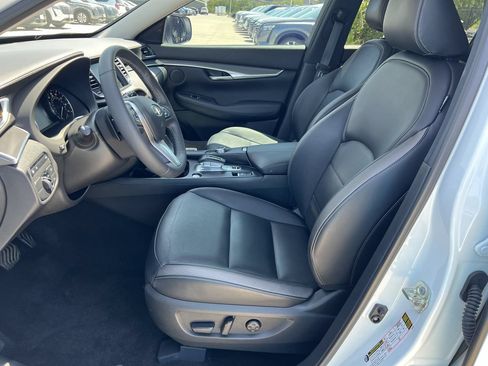 Used 2023 INFINITI QX50 Luxe FWD image 10