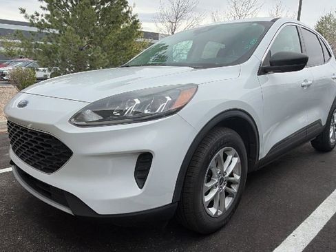 Used 2022 Ford Escape SE image 4