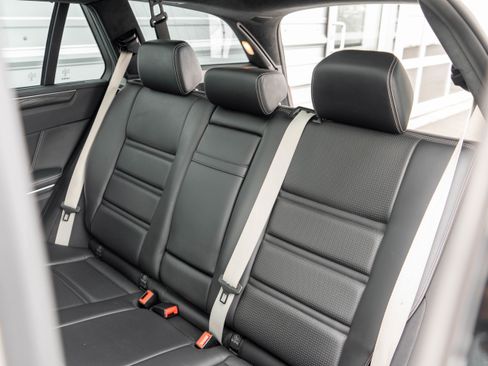 Used 2014 Mercedes-Benz E 63 AMG S-Model image 24