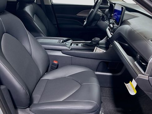 New 2026 Toyota Grand Highlander FWD image 28