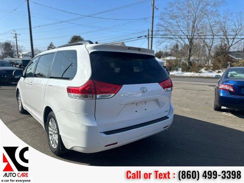 Used 2013 Toyota Sienna XLE image 6