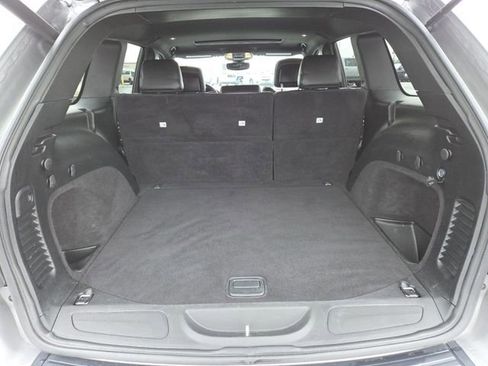 Used 2019 Jeep Grand Cherokee Altitude image 24