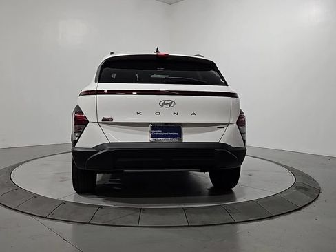 Certified 2025 Hyundai Kona SEL AWD/4WD image 4
