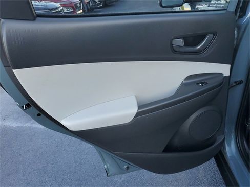 Used 2022 Hyundai Kona SEL image 15