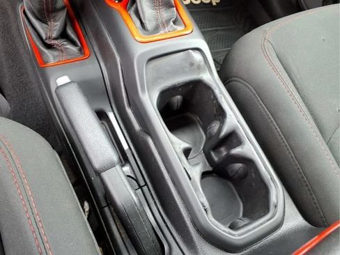 Used 2021 Jeep Wrangler Unlimited Rubicon AWD/4WD image 28
