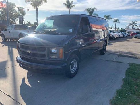 Used 2000 Chevrolet Express 1500 RWD image 5