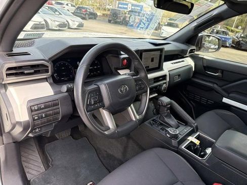Certified 2024 Toyota Tacoma TRD Off-Road AWD/4WD image 11