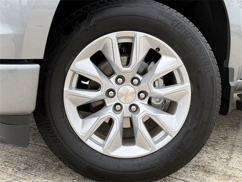 Used 2024 Chevrolet Silverado 1500 Custom image 11