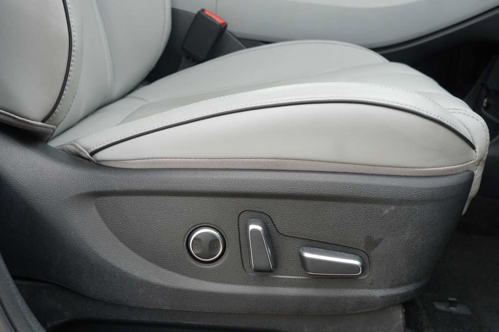 Used 2025 Hyundai Palisade SEL FWD image 24