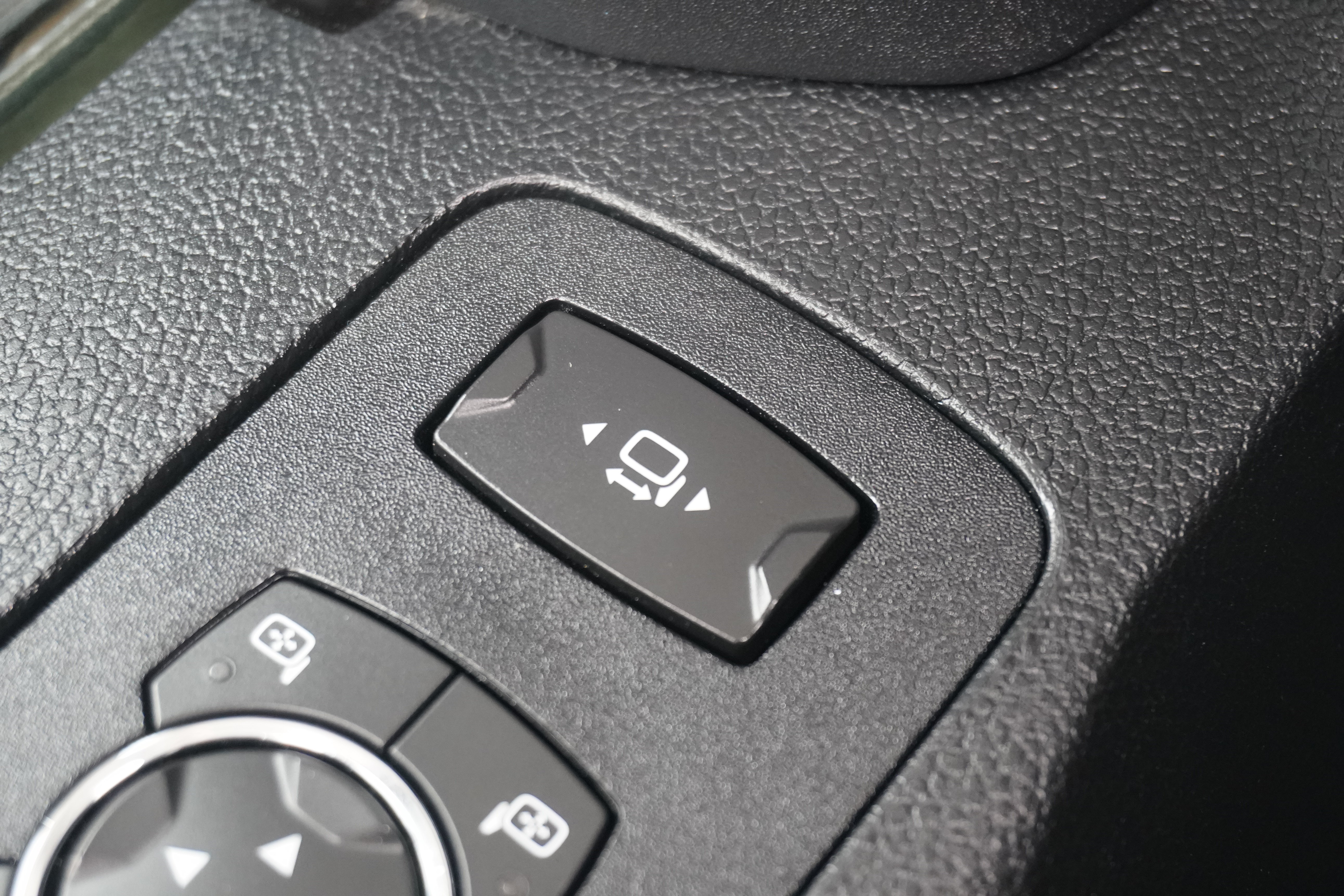 Used 2019 Ford F250 Lariat w/ Lariat Ultimate Package AWD/4WD image 27