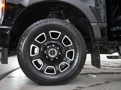 Used 2025 Ford F350 Platinum AWD/4WD image 33