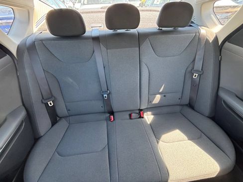 Used 2025 Kia K4 FWD image 36