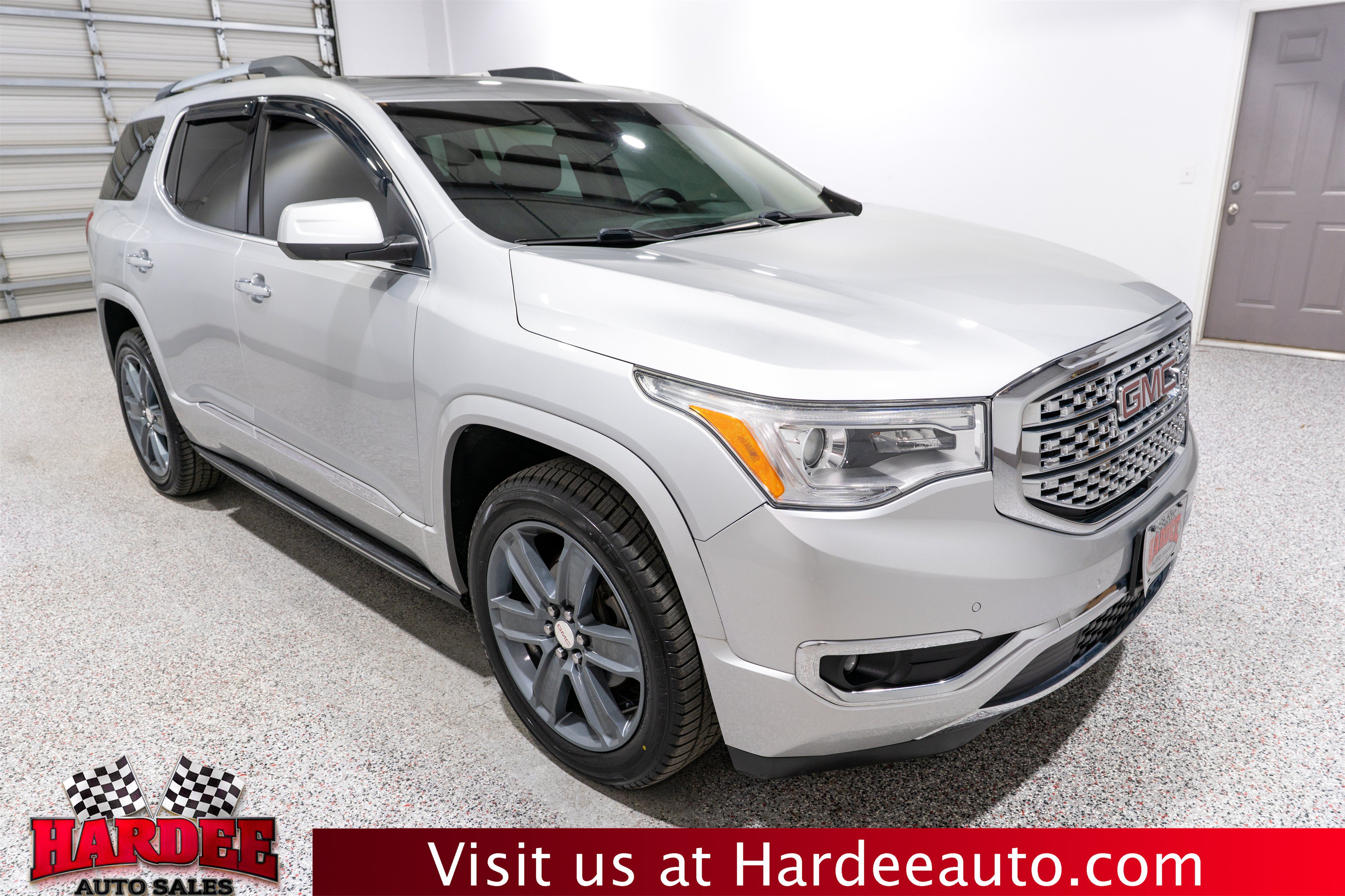 Used 2017 GMC Acadia Denali w/ Technology Package FWD image 6